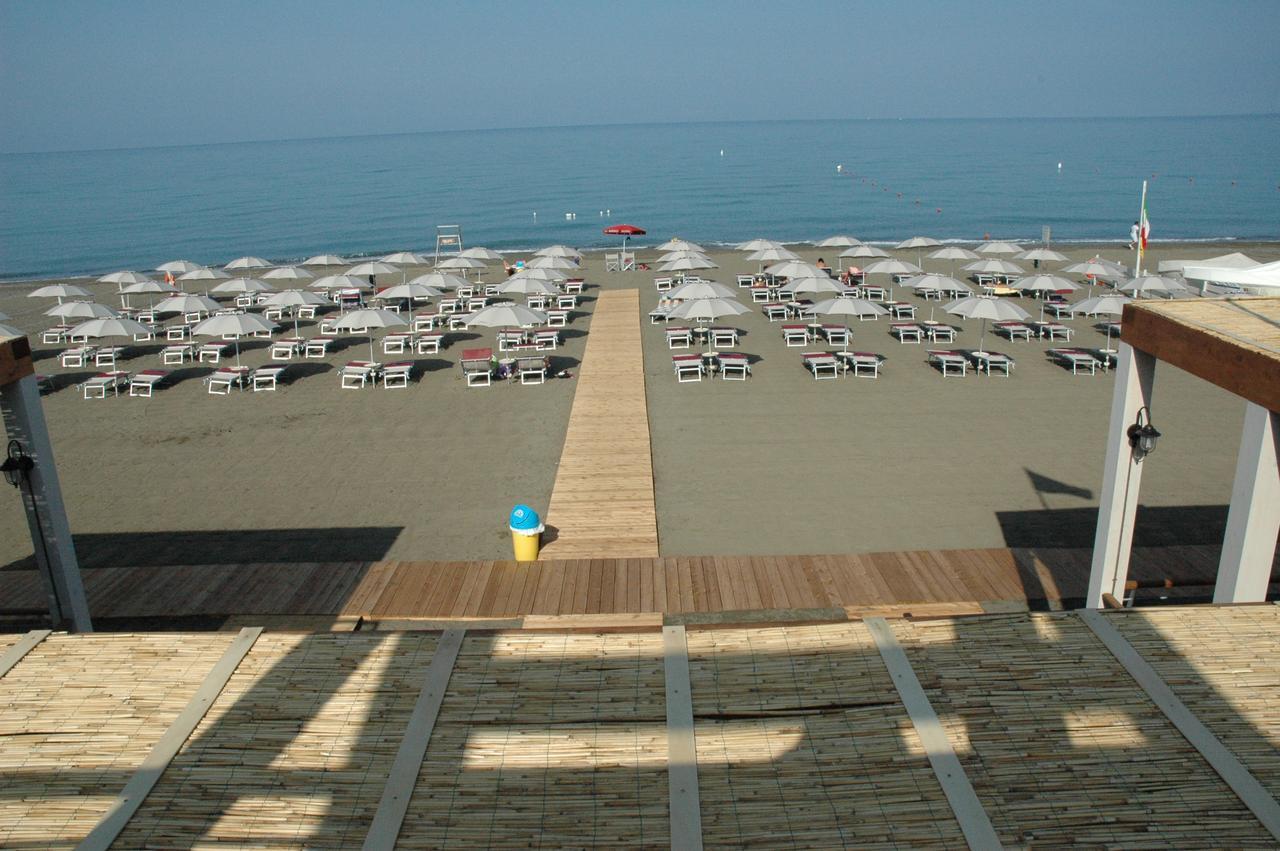 Campeggio Del Forte Marina Di Bibbona Exterior foto